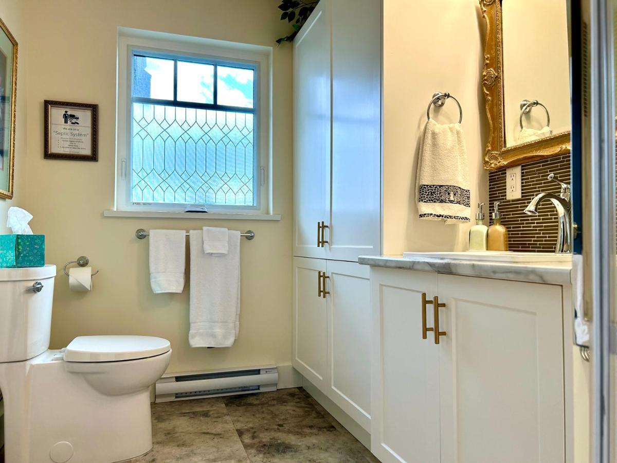 Seagull Studio Vacation Suite Sooke Bagian luar foto